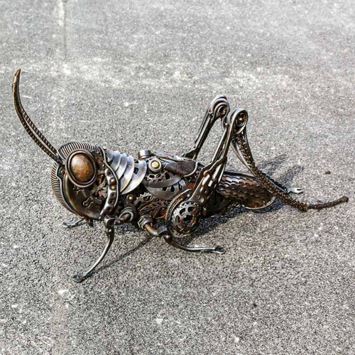 Grasshopper sculpture by metal sculpture artist Alan Williams