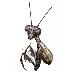 Reclaimed Metal Art Sculpture of a Praying Mantis by Metalwork Artist Alan Williams